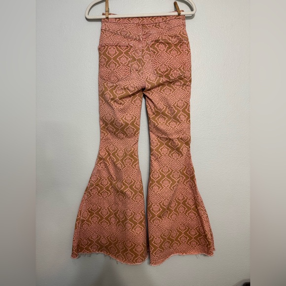 We The Free x Free People Throw It Back Reversible Flare Jeans - Pink - Picture 5 of 10